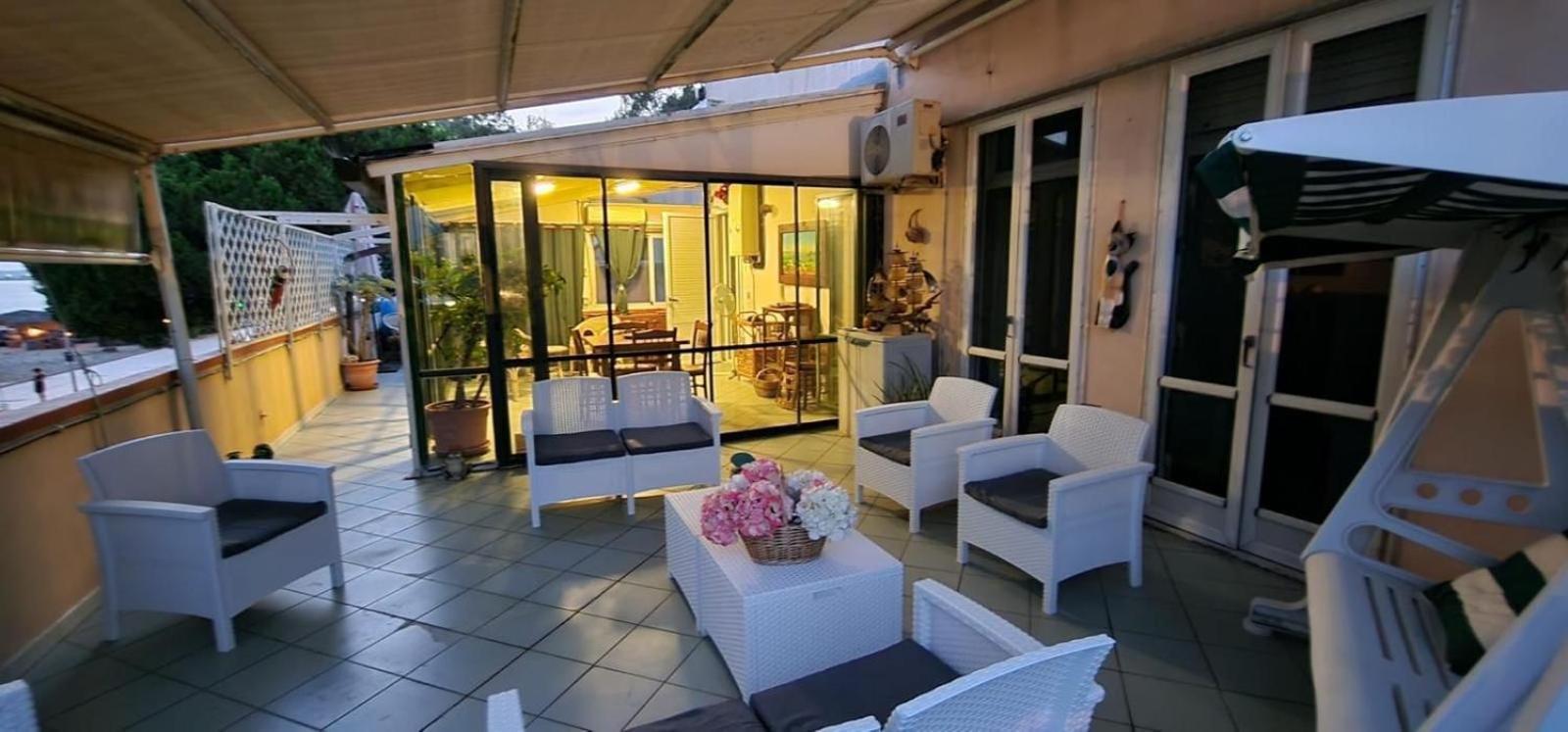 Апартаменты La Terrazza Sul Mare Торре-Гранде Экстерьер фото